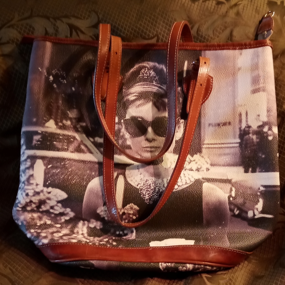 B a g g h y large leather purse